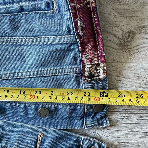 Vince Camuto Distressed Denim Jacket with Tapestry Detail Women Size S - Picture 5 of 5